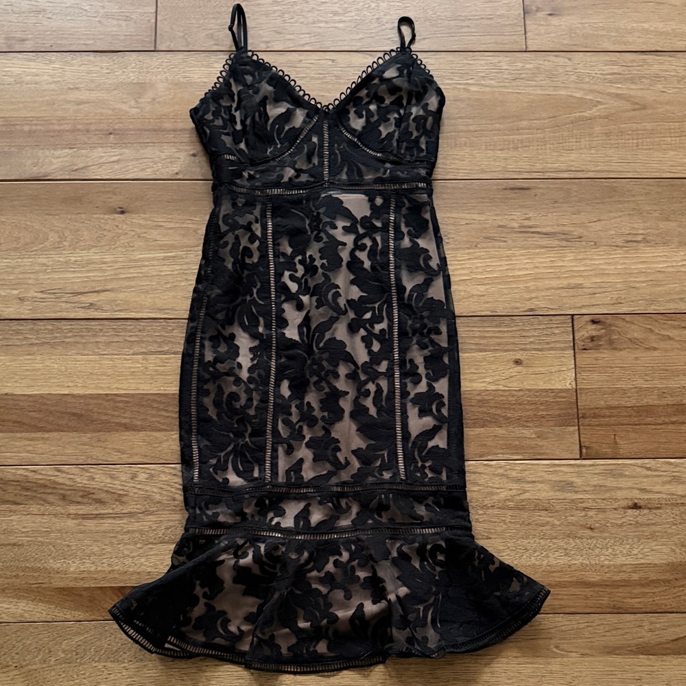 Lulus Alluring Love Black Lace Midi Dress XS Trumpet Hem Wedding Guest Elegant